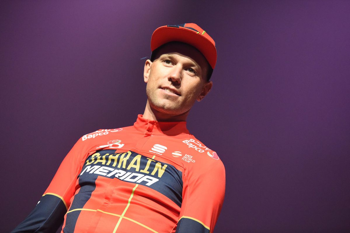 Weer renner uit de Giro gezet vanwege dopinggebruik, ook Petacchi geschorst