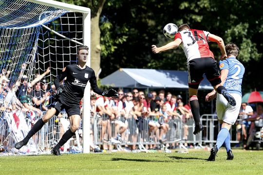 Feyenoord neemt afstand van anti-Nouri spandoeken en liedjes: 'Walgelijk'