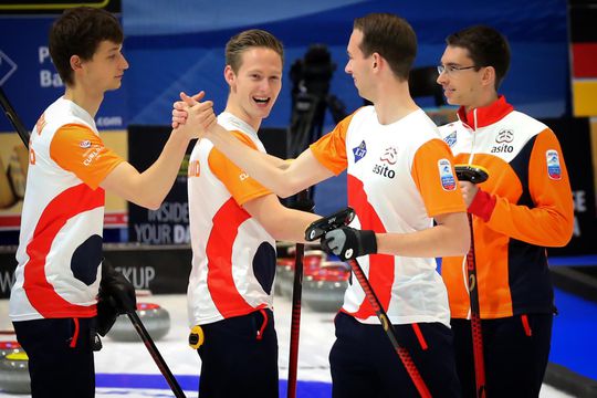 Hierdoor werd Mark Tuitert fan van curling: 'Het is technisch, tactisch en je moet lenig zijn'