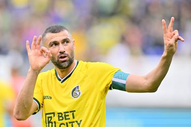 Burak Yilmaz 💖​ Wesley Sneijder: 'Ik hoop dat hij snel naar Fortuna komt'