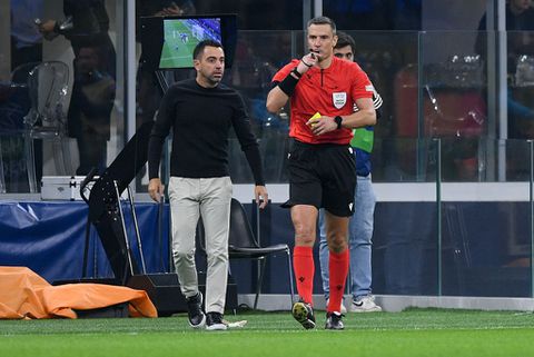 Barça-trainer Xavi 'woest' op scheidsrechter na nederlaag tegen Inter: 'Hij is al naar huis'