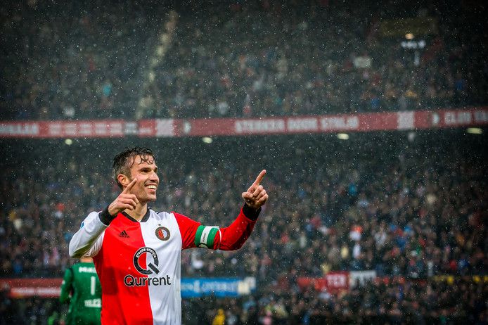 Van Persie tegen Feyenoord: 'Als ik kan helpen doe ik dat graag'
