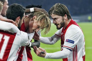 Waarom Ajax beter niet de Europa League én de landstitel kan winnen