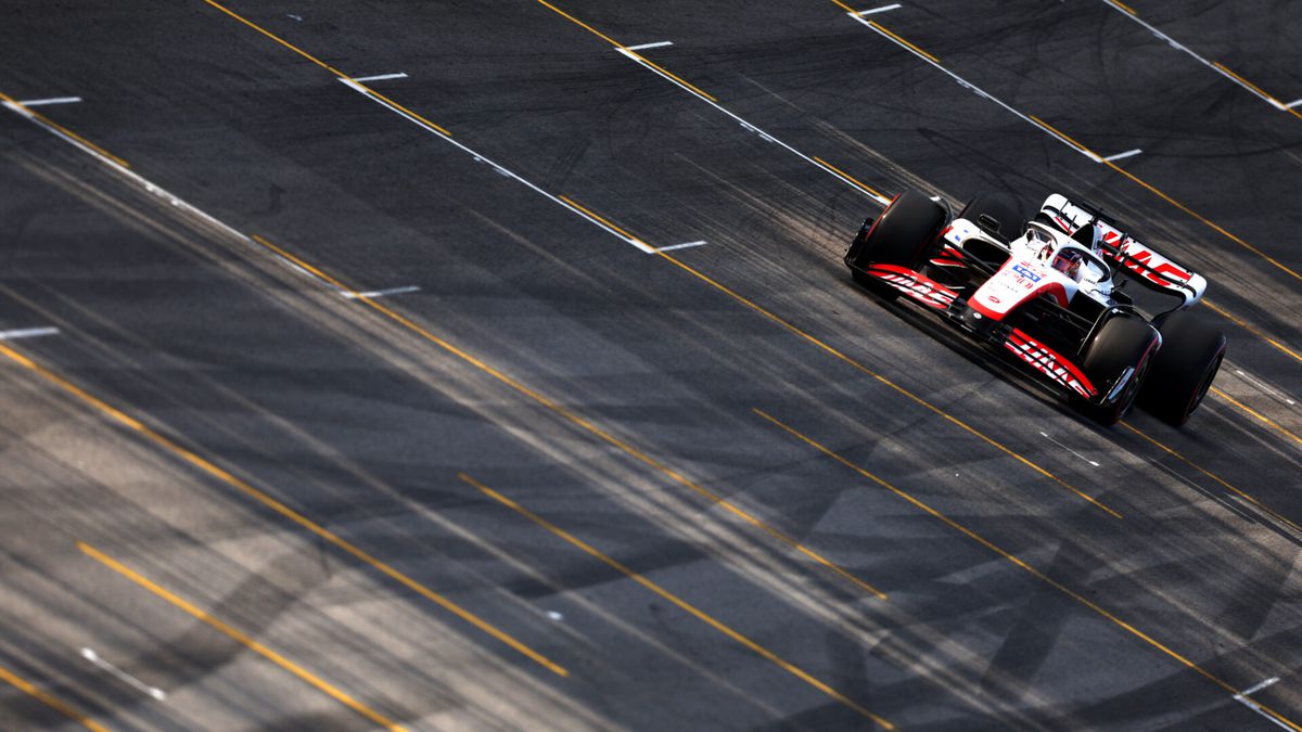 Meteen een Safety Car na chaos bij de start: einde race voor Magnussen en Ricciardo