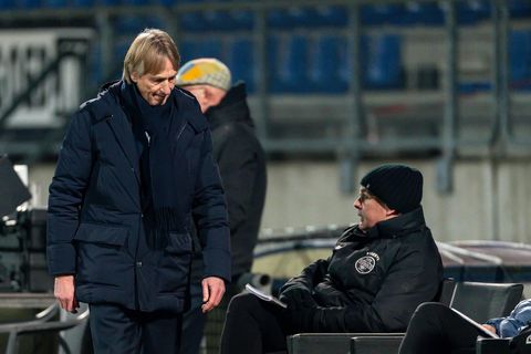 Willem II zet vlak voor cruciaal degradatieduel trainer Adrie Koster op straat