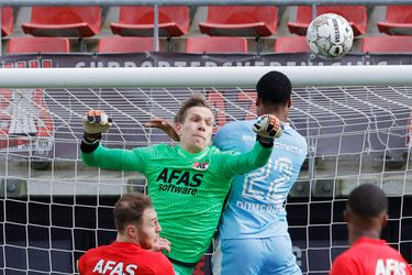 AZ verslaat PSV: strijd om plek 2 ligt VOLLEDIG open