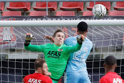 AZ verslaat PSV: strijd om plek 2 ligt VOLLEDIG open