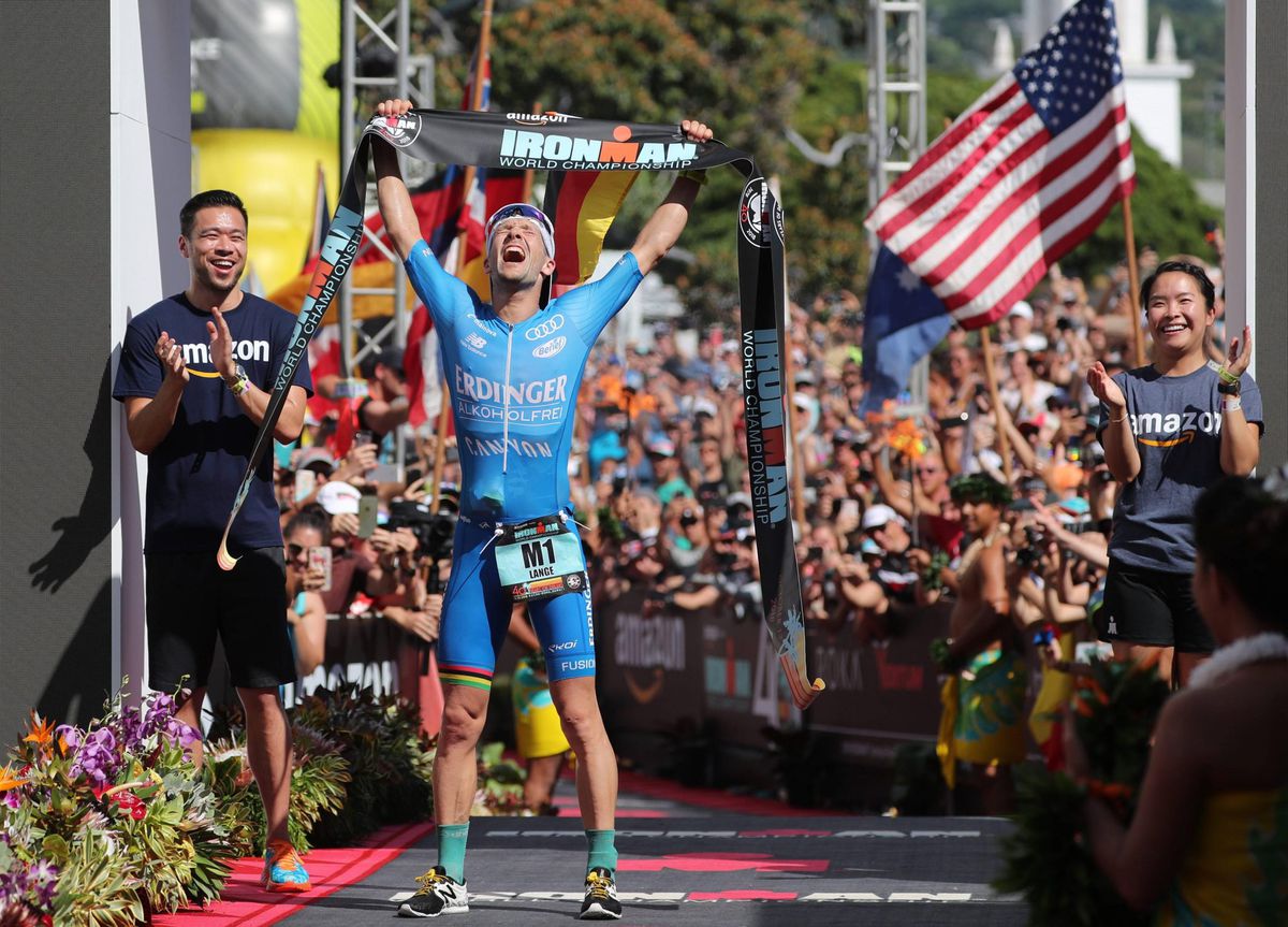 Lange en Ryf pakken wéér de titel bij Ironman op Hawaï (video's)