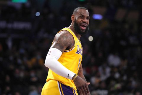 LeBron James showt zijn klasse en helpt LA Lakers aan zege op Sacramento Kings