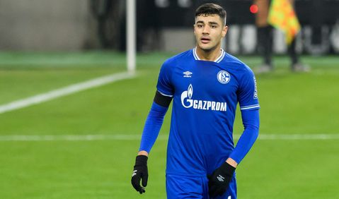 Transfergekte bij Liverpool: hoop centrale verdedigers onderweg, Van den Berg uitgeleend