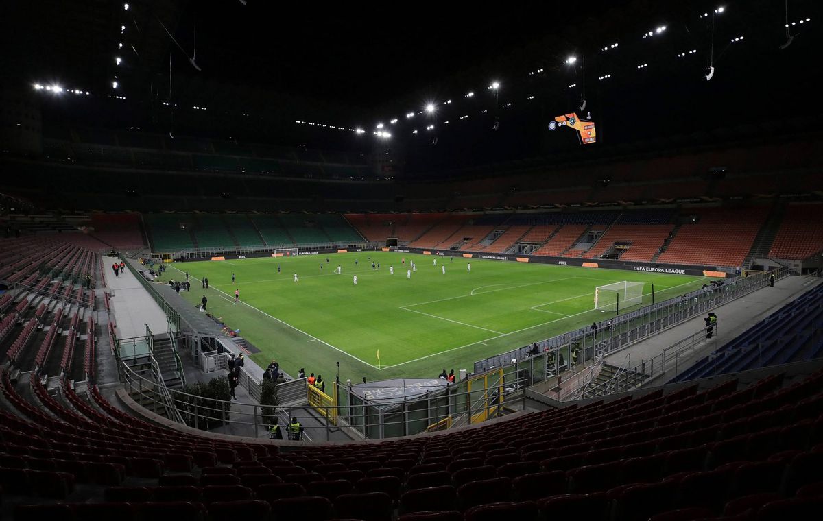 Italiaanse premier wil alle sportwedstrijden met toeschouwers deze maand cancelen