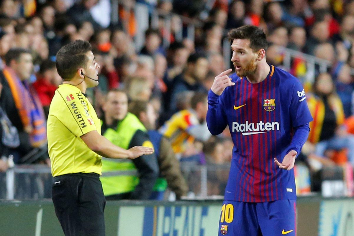 Scheidsrechter die doelpunt Messi afkeurde weer dom de fout in