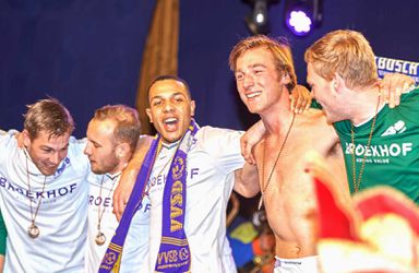 VVSB-spelers de helden van carnaval in 'Kokkerhout'