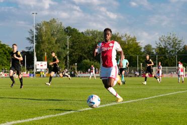 Jonge Ajacieden laten zien hoe je Napoli overtuigend verslaat