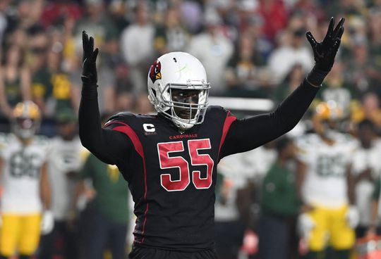 NFL-speler Chandler Jones moet 10.300 dollar aftikken vanwege eerbetoon aan clublegende