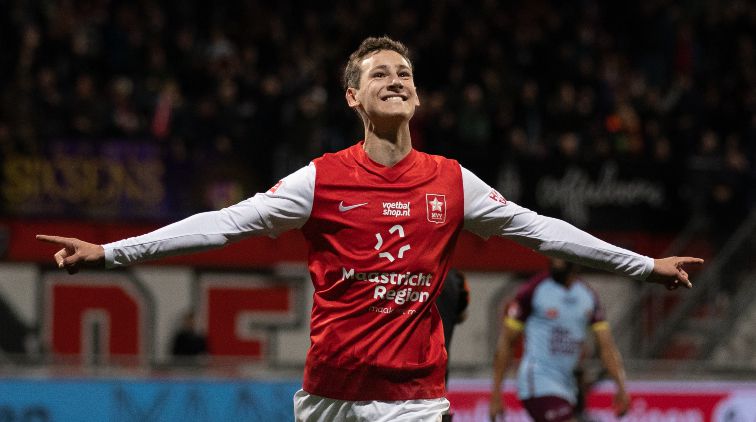 Ruben van Bommel (18) goudhaantje bij overwinning MVV op Almere City