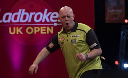 Van Gerwen schrikt niet van matchfixing in dartswereld: 'Ze zoeken de zwakke schakels'