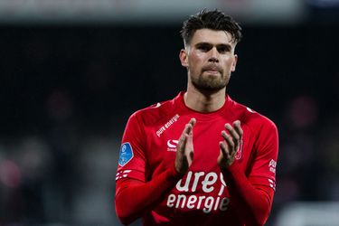 'Holla ontbindt contract, maar laat Twente-deur op een kier'