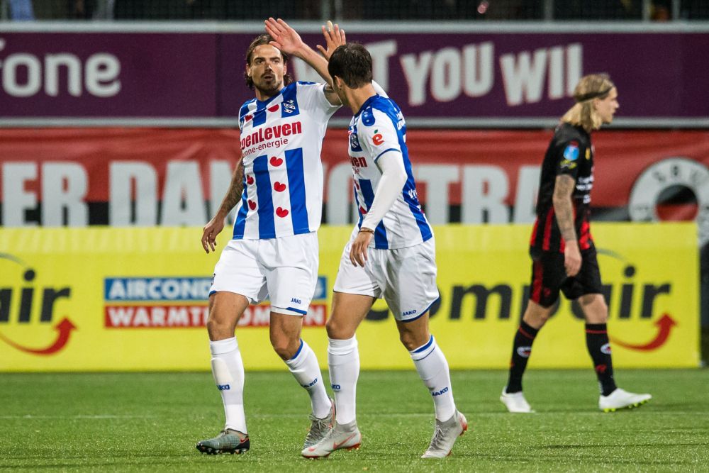 Heerenveen steelt punt in blessuretijd, VVV wint moeiteloos van NAC