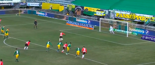 🎥 | PSV scoort maar niet tegen ADO, Philipp Max mist penalty op DEZE manier