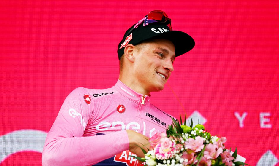 Mathieu van der Poel heeft na geel nu roze: 'Ik ben natuurlijk heel blij'
