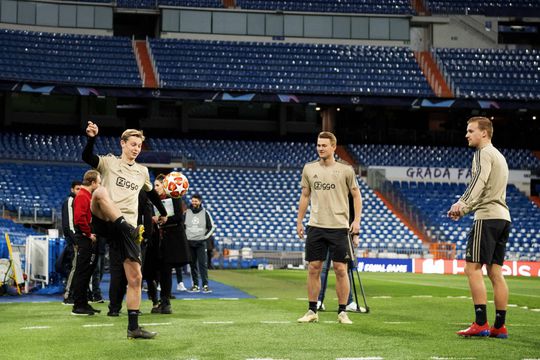 Foto's van de Ajaxtraining in Bernabéu