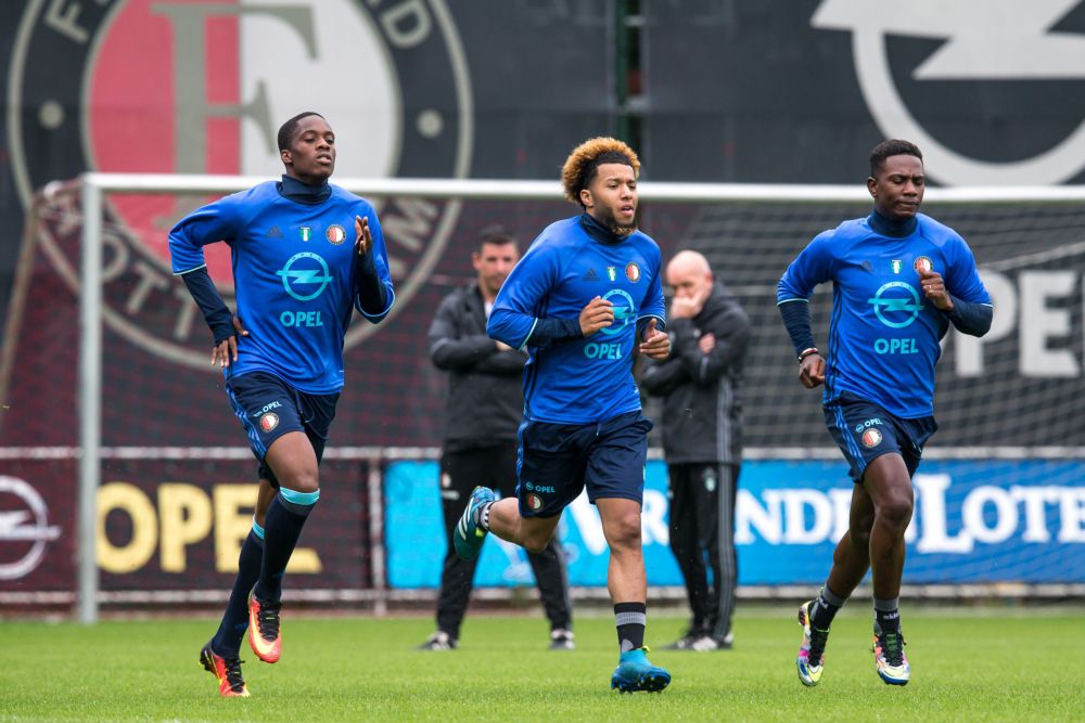 Feyenoord 'bezig' met overlijden moeder Vilhena: 'Tonny en zijn familie staan nu voorop'