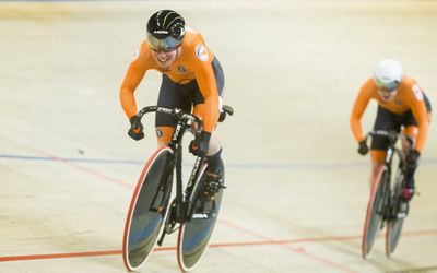 Lamberink en Van der Peet beginnen sterk aan teamsprint op WK baanwielrennen