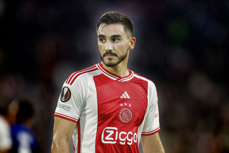 Josip Sutalo lacht verhaal over heimwee weg: 'Ik ben de hele tijd met ze!'