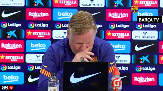 🎥 | Ronald Koeman krijgt bloedneus, persconferentie voortijdig afgebroken