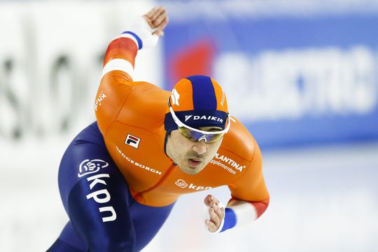 😓🎥 | Geen hoofdrol voor Nederlanders op 500 meter in Calgary, check hoe Kai Verbij valt