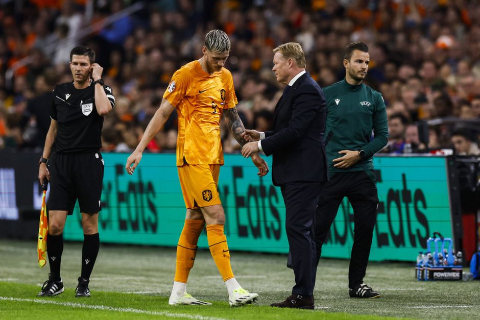 Wout Weghorst skipt training, deelname tegen Griekenland nog onzeker