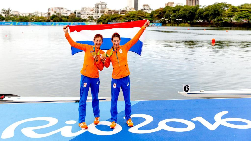 Papa Paulis schreeuwde heel het stadion bij elkaar na gouden plak (video)