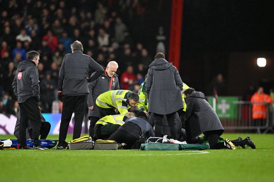 Heftig: Luton Town-aanvoerder Tom Lockyer zakt (opnieuw) in elkaar