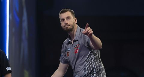 Verrassing: Van den Bergh wordt uitgeschakeld door debutant op WK darts