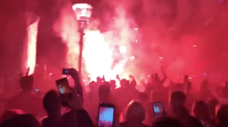 Amsterdam op zijn kop door feestende Ajax-fans (video's)