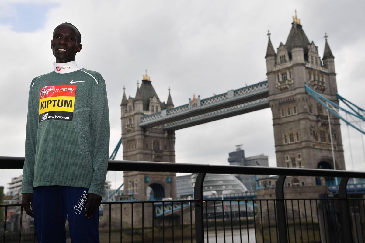 Recordhouder Abraham Kiptum mist marathon in Londen door schorsing