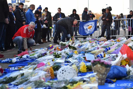 Schmeichel brengt prachtig eerbetoon aan overleden clubeigenaar: 'Je hebt voetbal veranderd'