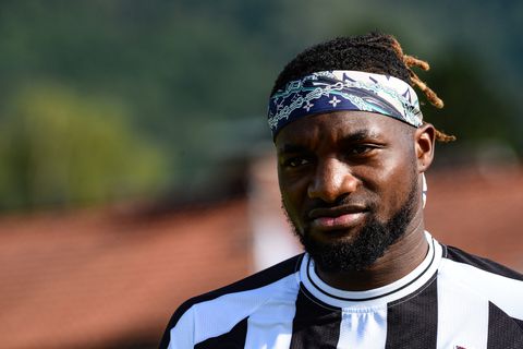 📸 | Newcastle United waarschuwt luie Saint-Maximin voor parkeeroverlast