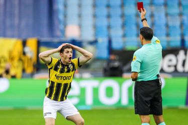 KNVB begrijpt onbegrijpelijke rode kaart Thomas Buitink en schorst Vitessenaar voor 2 duels