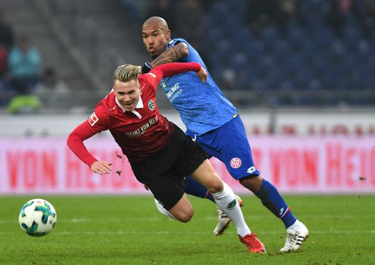 Nigel de Jong veroorzaakt penalty en verliest bij debuut voor Mainz