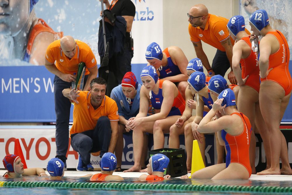 Waterpolosters Oranje hopen op schorsing Rusland voor plekje op Spelen