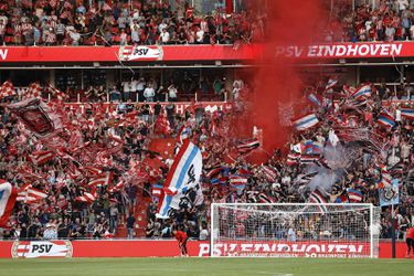 PSV krijgt straf van UEFA en moet 2 vakken sluiten