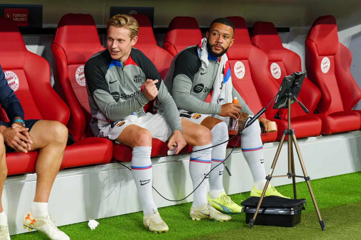 Frenkie de Jong en Memphis Depay mogen weer starten van Xavi