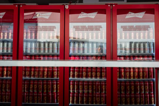 Dit doet Budweiser met al het bier dat verloren gaat op het WK