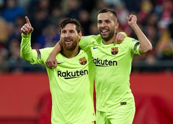 Video: heerlijk lobje Messi beslist Catalaanse derby in voordeel van Barcelona