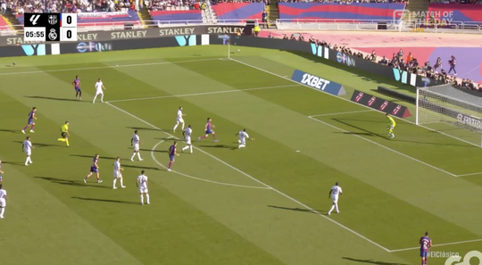🎥 | Defensie Real Madrid helpt Barcelona op voorsprong: Ilkay Gündogan profiteert van het geblunder