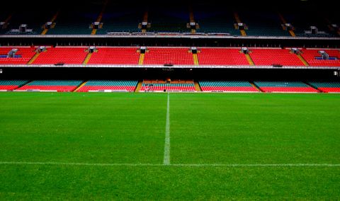 ⛔️ | Foute boel: Welshe bond dreigt met straf van 135(!) punten voor roekeloze voetbalclub