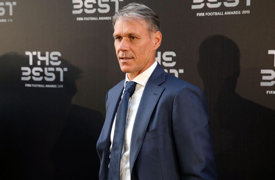Van Basten belt Heracles-trainer Wormuth en appt over blunder: ‘Soms schiet je mis’