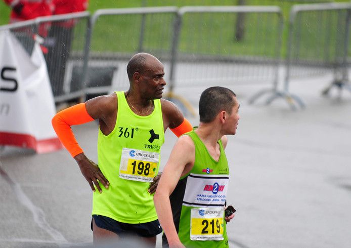 Oeps, foutje! Lopers halve marathon Harderwijk rennen verkeerde kant op